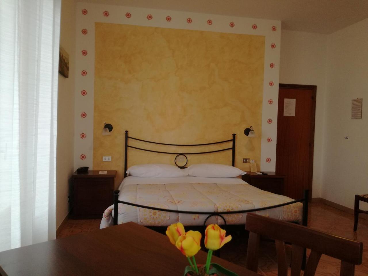 Hotel Sangallo B&B Montepulciano Stazione Екстериор снимка